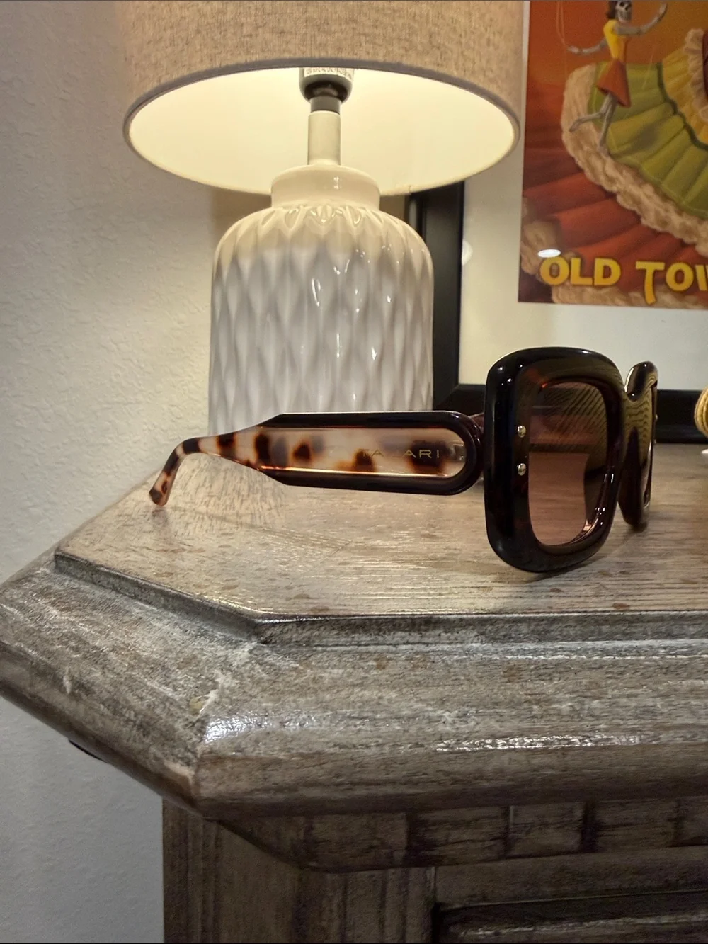 Tahari Tortoiseshell Oversized Square Sunglasses with Brown Lenses *NWT
